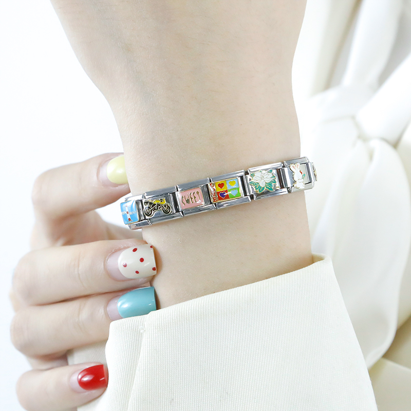 Hapiship Original Daisy Horse  - Butterfly Clasp Deployant บทวิจารณ์และราคา